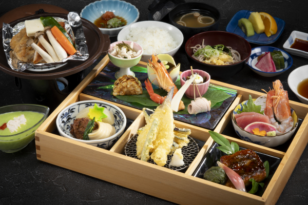 食彩あら川<br />
懐石料理”匠”